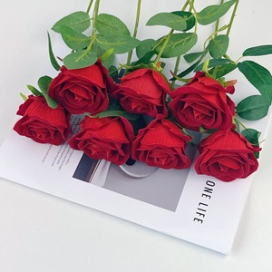 Rosa Rossa Singola a Stelo Lungo in Velluto, <span class=keywords><strong>Fiori</strong></span> Artificiali in Seta per Decorazioni Matrimoniali - Product Image 3