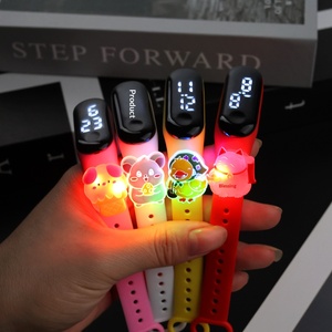นาฬิกาข้อมือเด็ก ลายการ์ตูนน่ารัก ส่องสว่างแบบสัมผัส LED พลาสติกทรงรี กันน้ำ แฟชั่นกีฬา สำหรับเด็กประถม - Product Image 3
