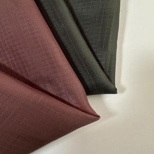 Tecido de Poliéster Taffeta Impermeável <span class=keywords><strong>Ripstop</strong></span> 80-90GSM para Capas de Chuva, Barracas de Camping, Cadeiras de Praia, Malas de Viagem e Caixas de Armazenamento - Product Image 3