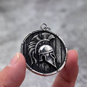 Colgante de Casco Espartano de Acero Inoxidable, Forma de Escudo, Collar Unisex, Amuleto, Regalo, Joyería - Product Image 4