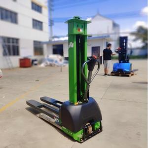 Volledig elektrische zelfheffende stapelwagen 1000kg 1 ton capaciteit 1300mm 1500mm hefhoogte voor het laden en lossen van goederen - Product Image 6