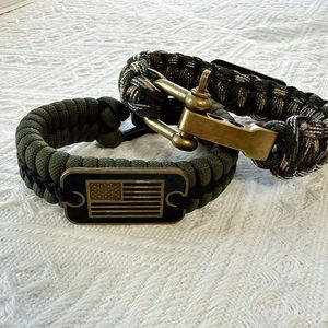 2025 venta al por mayor Popular trenzado hecho a mano Paracord pulsera logotipo personalizado Pulseras de Moda brazaletes <span class=keywords><strong>para</strong></span> <span class=keywords><strong>hombres</strong></span> y mujeres - Product Image 1