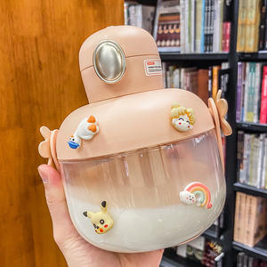 Botella de agua de gran capacidad con diseño de color sólido, portátil, linda y elegante, para adultos. - Product Image 2