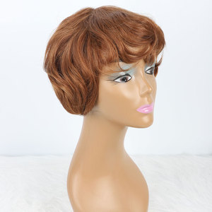 Vente en gros Perruques cheveux humains courts bouclés sans colle de haute qualité coupe Pixie pour femmes noires cheveux indiens bruts - Product Image 3