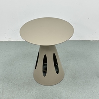Ensemble de salle à manger de jardin de style moderne et luxueux meubles de patio en rotin pour restaurant et hôtel table et chaises d'extérieur