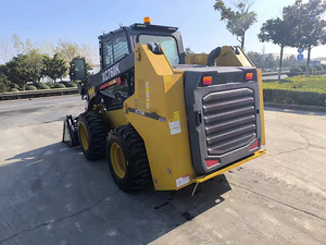 Cargadora Compacta Power XC760K con Capacidad de Carga Nominal de 1250 kg y Fuerza de Arranque de 22 kN para Movimiento de Tierras en Obras de Construcción - Product Image 6