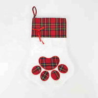 Chaussettes pour animaux de compagnie en fausse fourrure blanche avec bordure à carreaux rouges et verts, style nouveau, brodées de pattes de chien et de chat