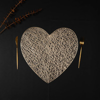 Tapis de table en PVC écologique de haute qualité, résistant à la chaleur, 38x38cm, design cœur antidérapant pour la maison, la cuisine, l'hôtel, le restaurant occidental