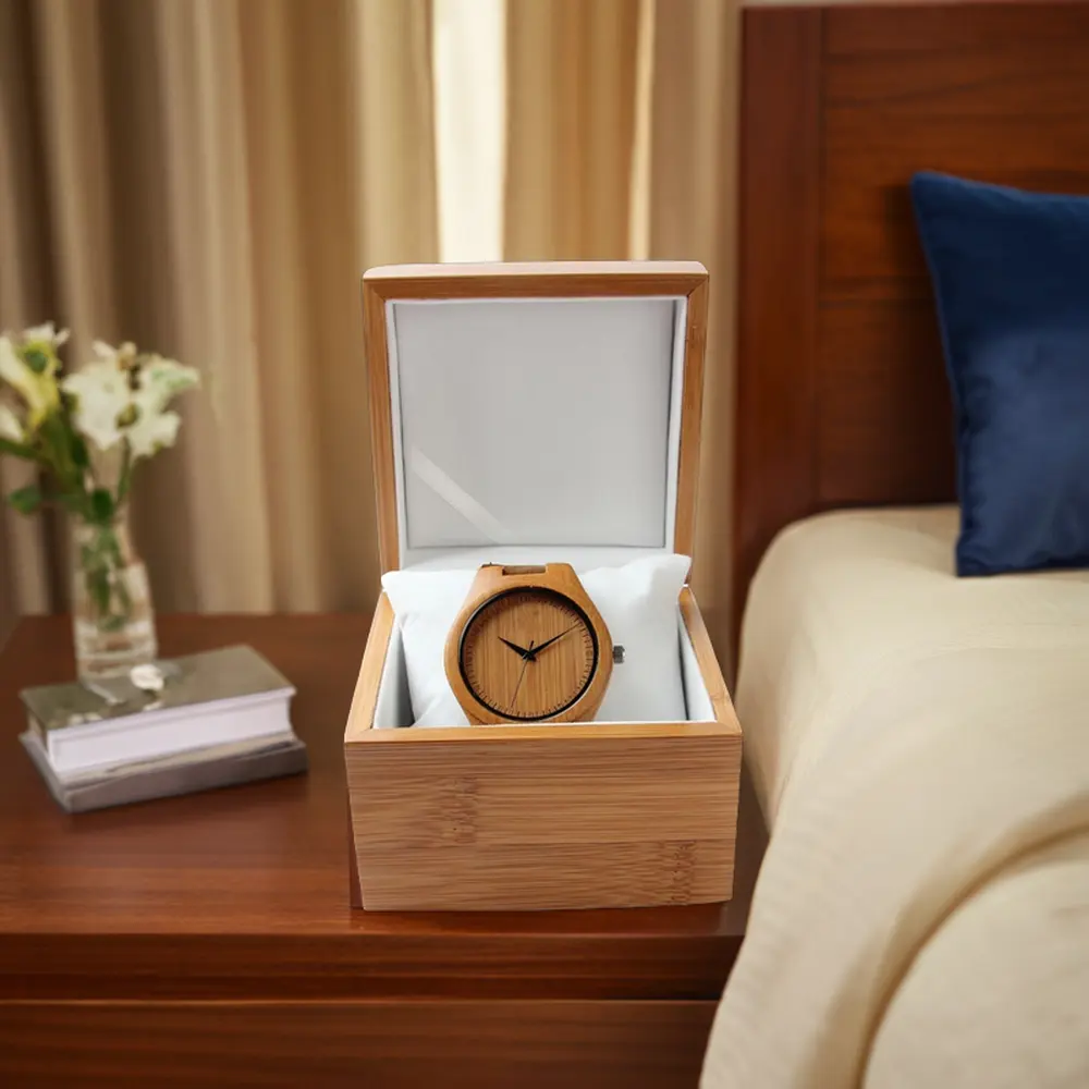Boîte de montre unique en bambou de couleur naturelle avec logo personnalisé boîte cadeau de montre en bois boîte d'emballage en bois pour montre unique
