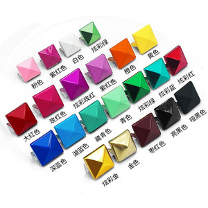 Rivets carrés colorés en fer à deux griffes pour vêtements, chaussures et accessoires de sacs, à peindre par pulvérisation, pour le bricolage - Product Image 3
