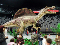 Produits de décoration de parc à dinosaures, dinosaure animé réaliste grandeur nature, modèle de dinosaure animatronique, spinosaure