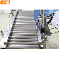 Autocollants latéraux automatiques industriels YS210C sur étiqueteuse de boîtes en carton de ligne de tambour pour le prix de la machine d'étiquettes d'autocollant inférieur