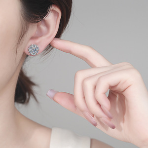 <strong>Wholesale</strong> Women's 0.5ct Moissanite Diamond Stud Earrings S925 Sterling Silver Geometric Wedding Jewelry for Parties for Gifts - Product Image 5