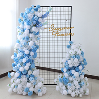 Nouvelle conception originale de l'usine arche de fleurs blanches violettes pour la décoration de porte de mariage