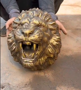 Vente en gros de <span class=keywords><strong>plaque</strong></span> italienne tête de lion rugissante en bronze doré pour la décoration murale - Product Image 2
