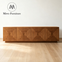 Meuble TV moderne en bois massif avec panneau sculpté carré encastré, console multimédia à 4 portes, unité de divertissement pour salon