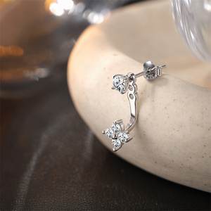 Boucles d'oreilles clous ajustables en argent sterling S925 avec pierre de moissanite, motif fleur à quatre feuilles, pièce unique - Product Image 3