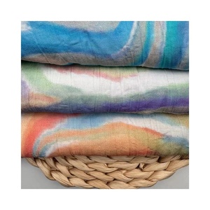 Conception personnalisée imprimé numérique Peach Blossom crêpe tissé tissu coloré 140GSM léger 100% polyester pour robe - Product Image 3