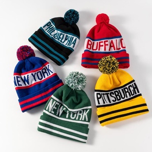 Bonnet tricoté sur mesure vente en gros chapeau chaud d'hiver à pompons avec balles tricotées Jacquard dessus pour hommes femmes unisexe adulte <span class=keywords><strong>ski</strong></span> - Product Image 2