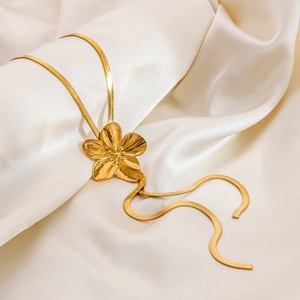 Collier personnalisé haut de gamme de style bohème en acier inoxydable avec pendentif en forme de papillon, fleur, perle, cœur, collier tendance - Product Image 4