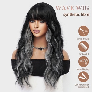 <span class=keywords><strong>Peluca</strong></span> Sintética de Fibra Resistente al Calor <span class=keywords><strong>con</strong></span> Textura Ondulada y Reflejos Negros sobre <span class=keywords><strong>Gris</strong></span>, <span class=keywords><strong>con</strong></span> Flequillo Recto, Ideal para <span class=keywords><strong>Disfraces</strong></span> de Fiesta para Mujeres - Product Image 4