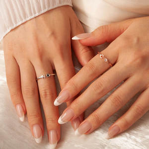 Anillos Personalizados Resistentes al Agua y al Deslustre, Chapados en Oro PVD de 14k y 18k, Anillos de Acero Inoxidable 316L con Iniciales y Piedras de Nacimiento para Mujer - Product Image 4