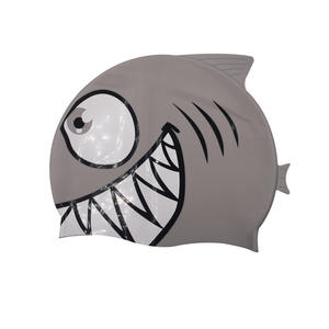 Bonnet de bain en silicone en forme de poisson de dessin animé pour enfant avec protection des oreilles - Product Image 1