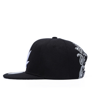 Gorra Snapback de 6 Paneles Personalizable, Cómoda y a la Moda, de Jersey Tropical de Alto Rendimiento - Product Image 5