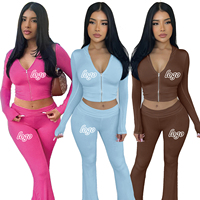   Ensemble deux pièces pour femme : Sweat à capuche zippé personnalisé avec logo, haut court à manches longues et pantalon évasé moulant