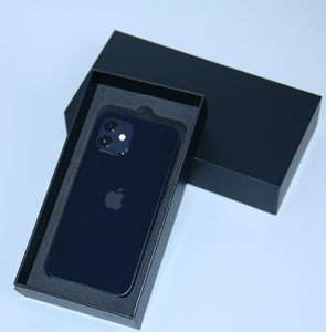 Caja de papel de cartón personalizable para fundas de teléfono elegante forro de esponja EVA laminación brillante embalaje de regalo reciclable UV - Product Image 4