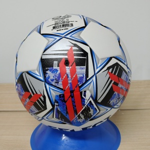 Balón de Fútbol Personalizado de Alta Calidad, con Espejo Azul, de Cuero PU, Tamaño 5, para Entrenamiento Profesional en Interiores/Exteriores - Product Image 4