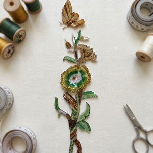 Ornement suspendu en feutre non tissé fait main, brodé de fleurs perlées, pour la décoration de la maison - Product Image 3