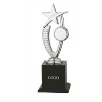 Trophée portable en métal moulé sous pression, modèle 705a, avec base gravée, pour les sports et les jeux, récompense durable
