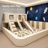 Structure de jeu intérieure commerciale avec piscine à balles, toboggan tubulaire et mur d'escalade, maisonnette pour espace de jeux de café, club d'enfants et école maternelle