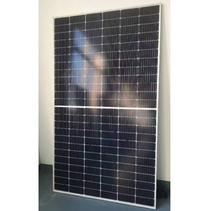 แผงโซลาร์เซลล์แบบโมโนคริสตัลไลน์ BIPV 550 วัตต์ ประสิทธิภาพ 21% สีดำทั้งหมด กระจกสองชั้น MWT พร้อมการรับประกัน 25 ปี ได้รับการรับรองมาตรฐาน CE ISO - Product Image 1