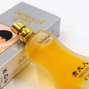 น้ำหอม Lulanzi Classic 35 มล. แบรนด์จีน กลิ่นหอมสำหรับผู้หญิง ติดทนนาน สดชื่น หรูหรา กลิ่นดอกไม้ผสมผสาน ให้ความรู้สึกหรูหรา ทันสมัย - Product Image 2