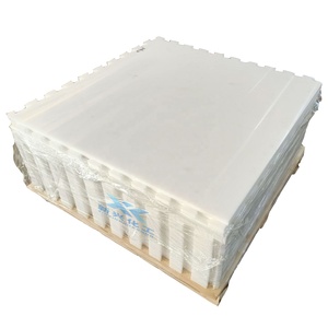 La glace synthétique peut être assemblée en modules, avec un démontage flexible et nécessite peu de exigences pour le site. - Product Image 4