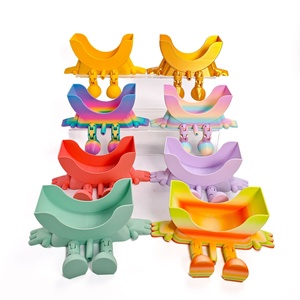 Support d'éponge à récurer 3D imprimé motif visage souriant, design artistique moderne et créatif, drôle, avec égouttoir et rangement, pour l'exportation - Product Image 2