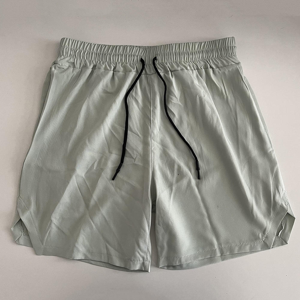 สีเขียวอ่อน