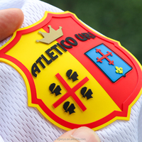 Écusson personnalisé en silicone lavable avec logo d'équipe de football, patch 3D en caoutchouc pour club de soccer, badge de sport, vêtement, patch thermocollant en PVC