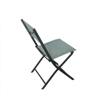 Table pliante en verre avec 4 chaises pliantes assorties, pratique à utiliser et peu encombrante