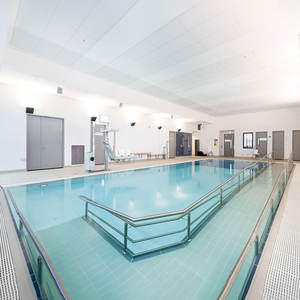Grande rampe de sécurité latérale pour piscine handicapée balustrade piscine <span class=keywords><strong>spa</strong></span> accès sans obstacle fibre de verre grande piscine extérieure - Product Image 1