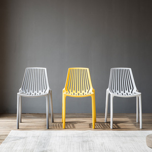 Silla de boda de diseño Simple para ocio, comedor moderno <span class=keywords><strong>en</strong></span> Cafetería de <span class=keywords><strong>polipropileno</strong></span> sin brazo, <span class=keywords><strong>sillas</strong></span> de plástico blanco para exteriores - Product Image 1