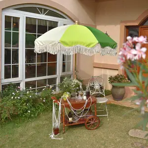 Vente en gros de protection UV30 + pour l'extérieur, parapluie à franges personnalisé avec paume, poteau en bois de hêtre inclinable, parasol de plage pour piscine