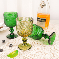 Hxglass Verres à vin verts de style rétro européen avec gravure vintage, 240 ml et 350 ml, ensemble de 6 gobelets en verre vert, bleu et rose