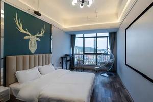 Venta caliente acrílico <span class=keywords><strong>sillas</strong></span> <span class=keywords><strong>colgantes</strong></span> columpio transparente al aire libre soporte de suelo tipo silla de burbujas doradas <span class=keywords><strong>para</strong></span> <span class=keywords><strong>sala</strong></span> de estar jardín - Product Image 4