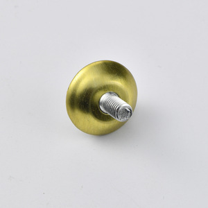 Base de Plástico Ajustable Jingmao con Tornillo de Nivelación M6x10 para Muebles - Product Image 3