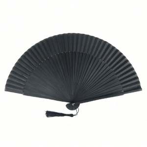 Abanico Tradicional Ecológico de Bambú Tallado con Anillo de Hierro y Diseño de Tela Estrecha, Color Negro Puro, Origen Hunan - Product Image 1