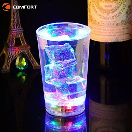 La luce Flash del cambiamento di colore di vendita calda ha condotto la tazza di plastica della birra/la birra del Bar del partito che beve la tazza di illuminazione a Led