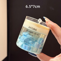 Zweifarbige herzförmige Duftkerze als Geschenk, handgemachte Heilungs-Kerze im Gletscher-Duft, Foto-Requisite und Dekoration